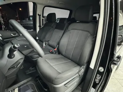 2022 هيونداي ستاريا