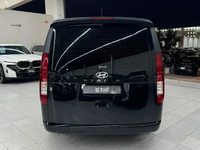 2022 هيونداي ستاريا