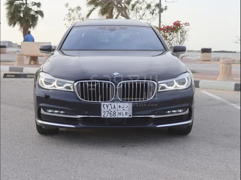 2018 بي ام دبليو الفئة السابعة 750 إل أي