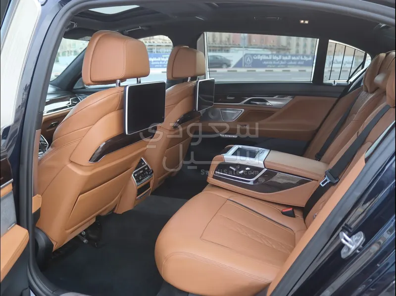 2018 بي ام دبليو الفئة السابعة 750 إل أي