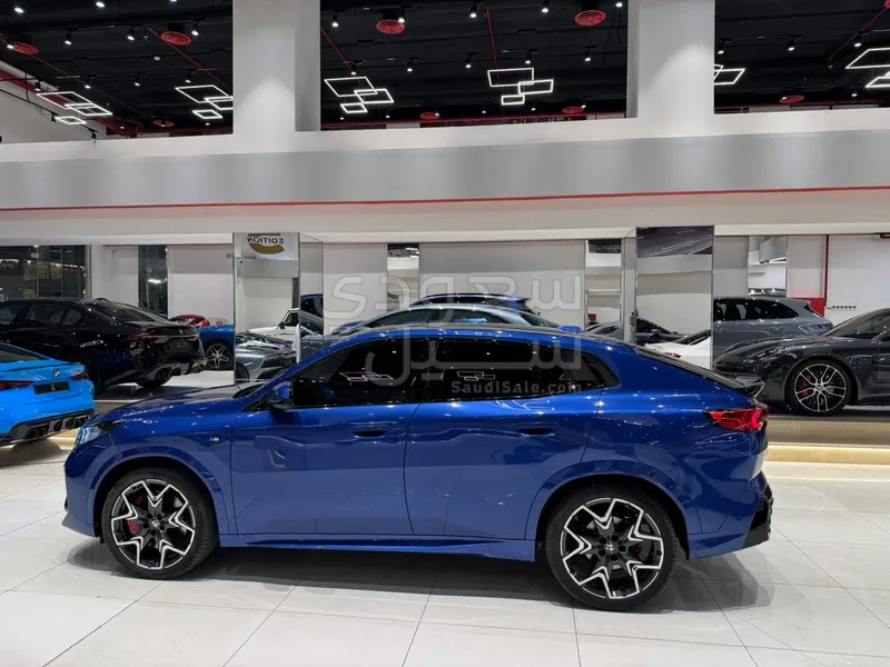 2025 بي ام دبليو الفئة اكس 2