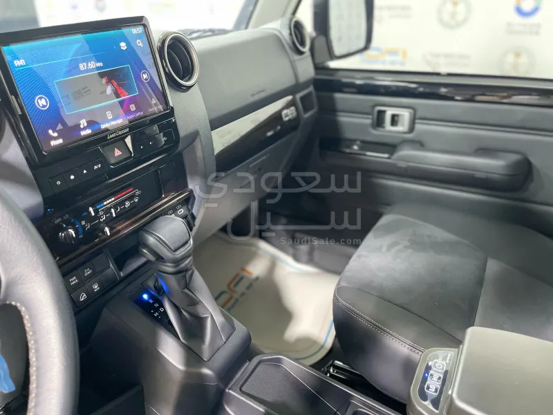 2025 تويوتا لاند كروزر ربع ال اكس