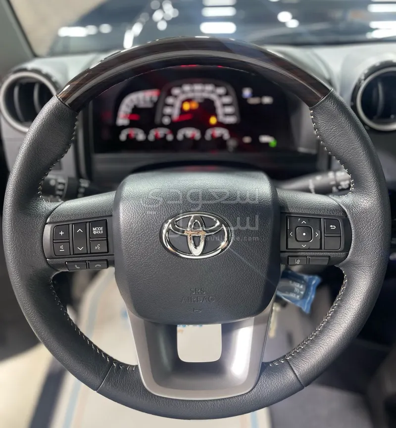 2025 تويوتا لاند كروزر ربع ال اكس