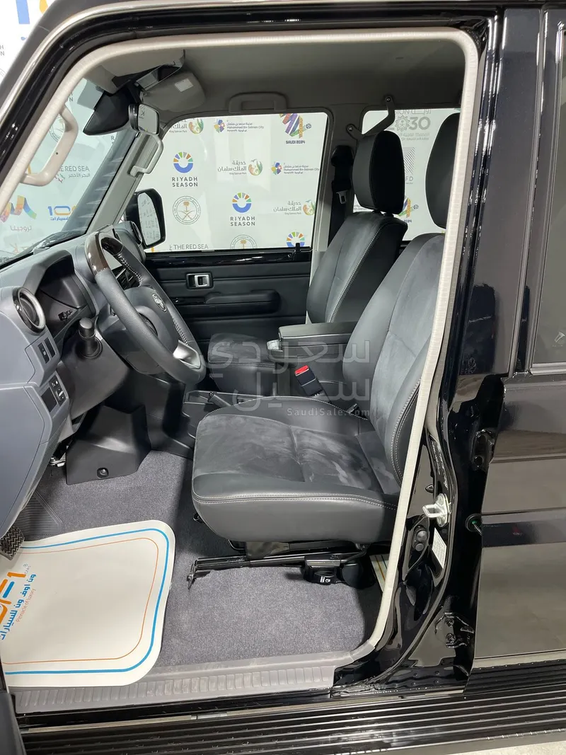 2025 تويوتا لاند كروزر ربع ال اكس