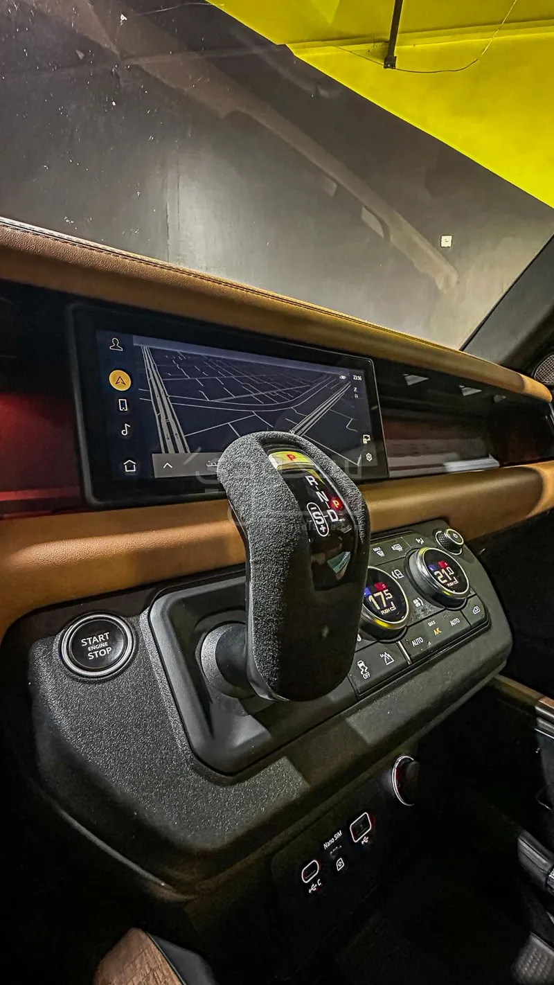 2021 لاند روفر ديفيندر 90