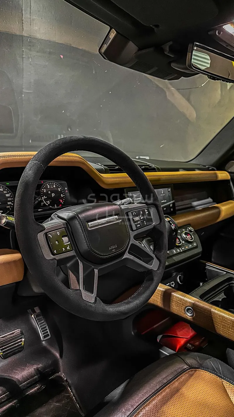 2021 لاند روفر ديفيندر 90