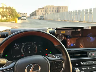 2024 لكزس إي إس 350