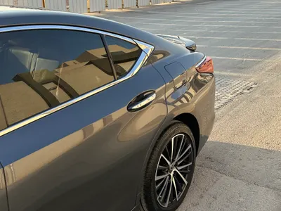 2024 لكزس إي إس 350