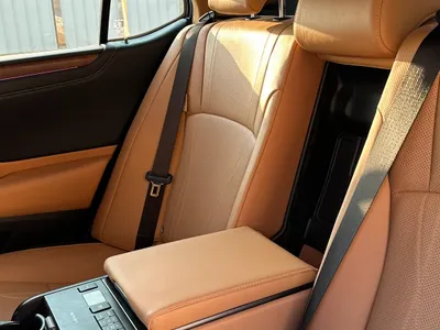 2024 لكزس إي إس 350