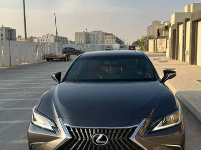 2024 لكزس إي إس 350