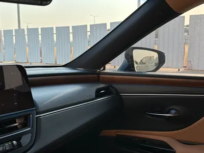 2024 لكزس إي إس 350