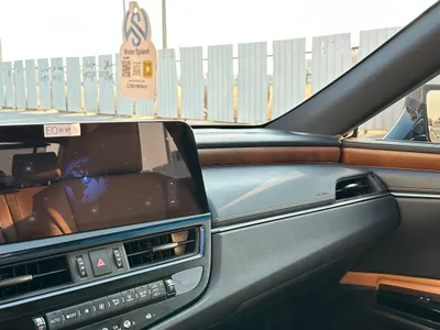 2024 لكزس إي إس 350