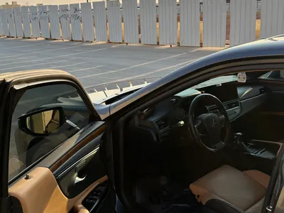 2024 لكزس إي إس 350