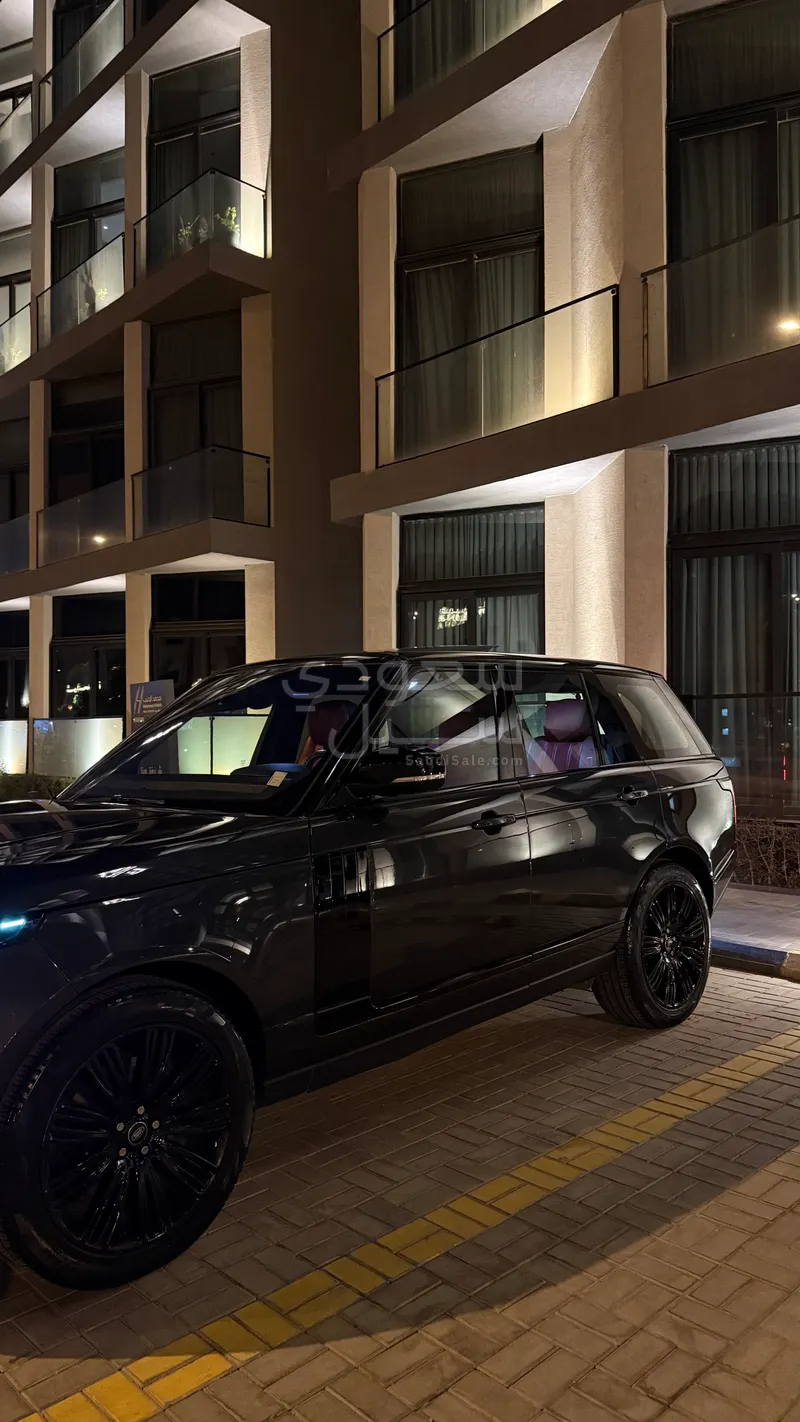 2017 لاند روفر رينج روفر فوج سوبر تشارج