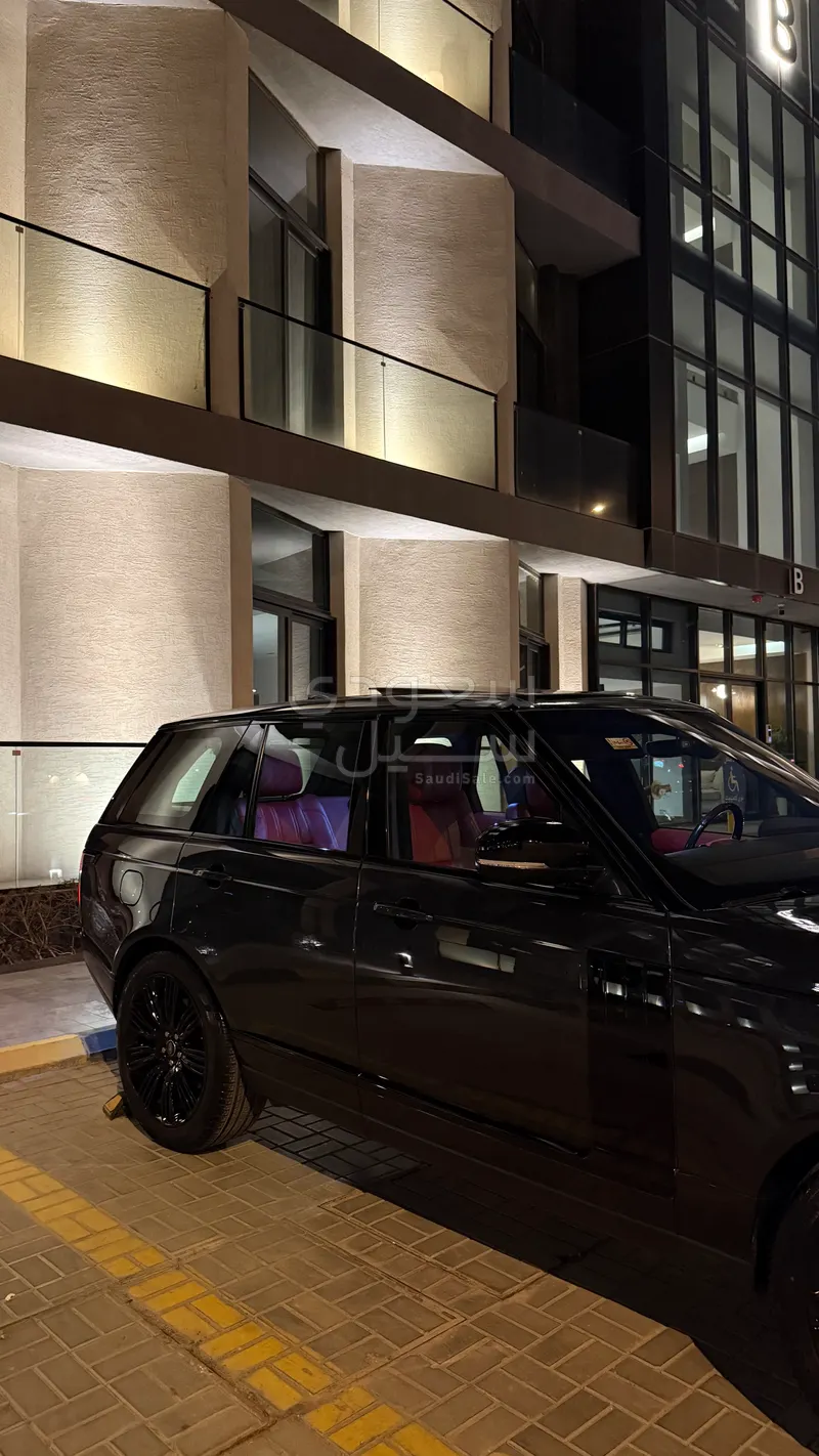 2017 لاند روفر رينج روفر فوج سوبر تشارج