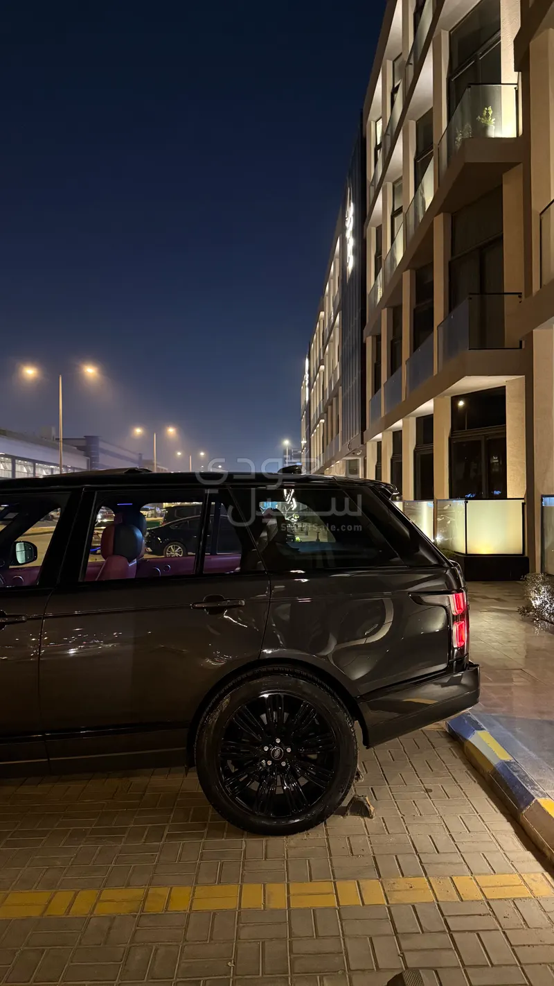 2017 لاند روفر رينج روفر فوج سوبر تشارج