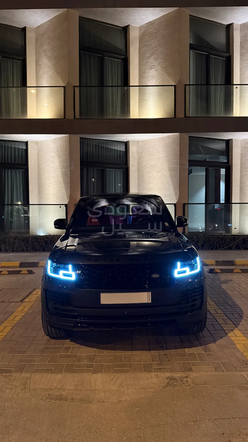 2017 لاند روفر رينج روفر فوج سوبر تشارج