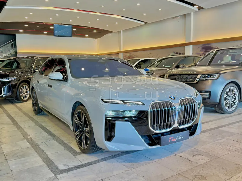 2024 بي ام دبليو الفئة السابعة 735أي