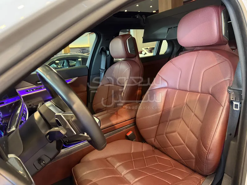 2024 بي ام دبليو الفئة السابعة 735أي