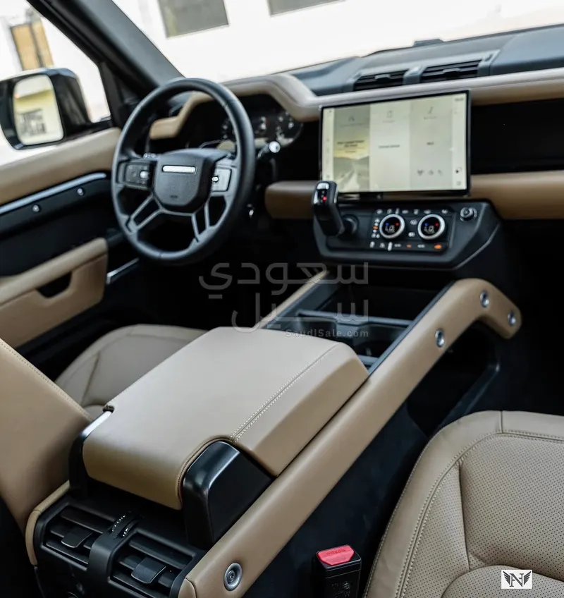 2026 لاند روفر ديفيندر 110