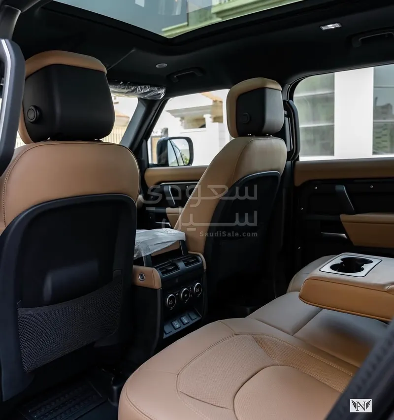 2026 لاند روفر ديفيندر 110