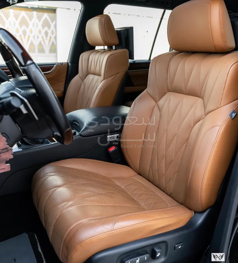 2021 لكزس إل إكس 570 بلاك اديشن