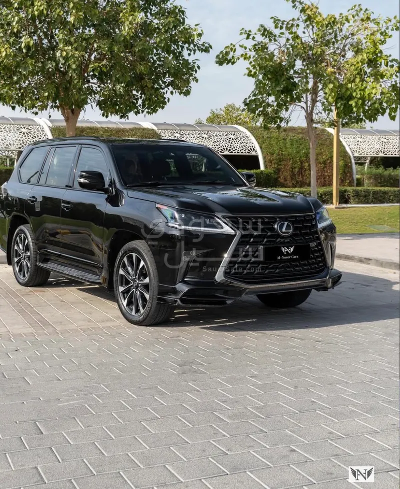 2021 لكزس إل إكس 570 بلاك اديشن