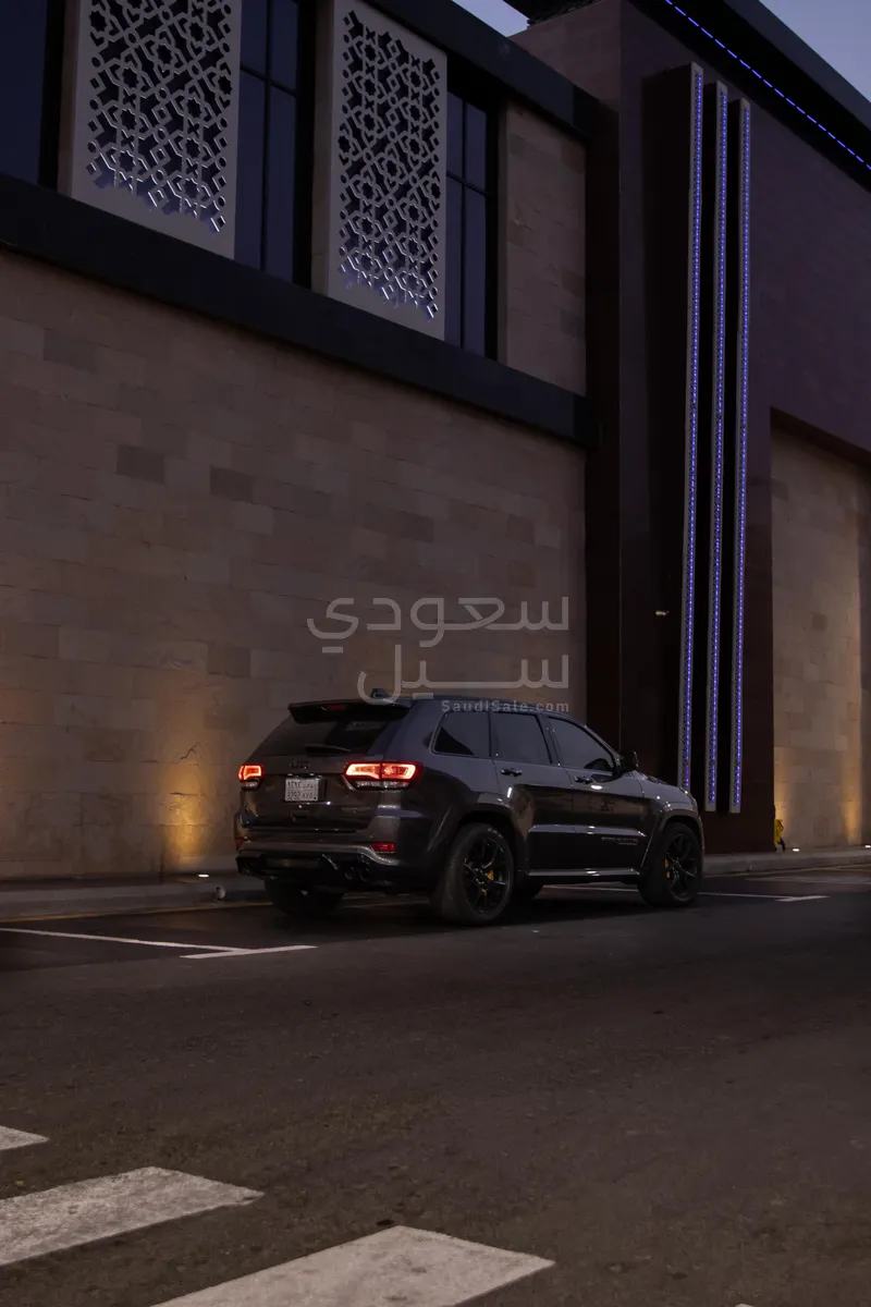 2018 جييب جراند شيروكي تراك هوك