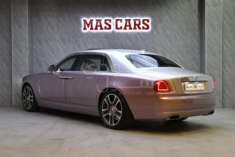 2014 رولز رويس قوست بلاك بادج