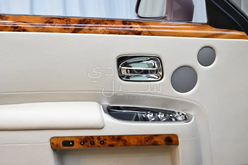 2014 رولز رويس قوست بلاك بادج