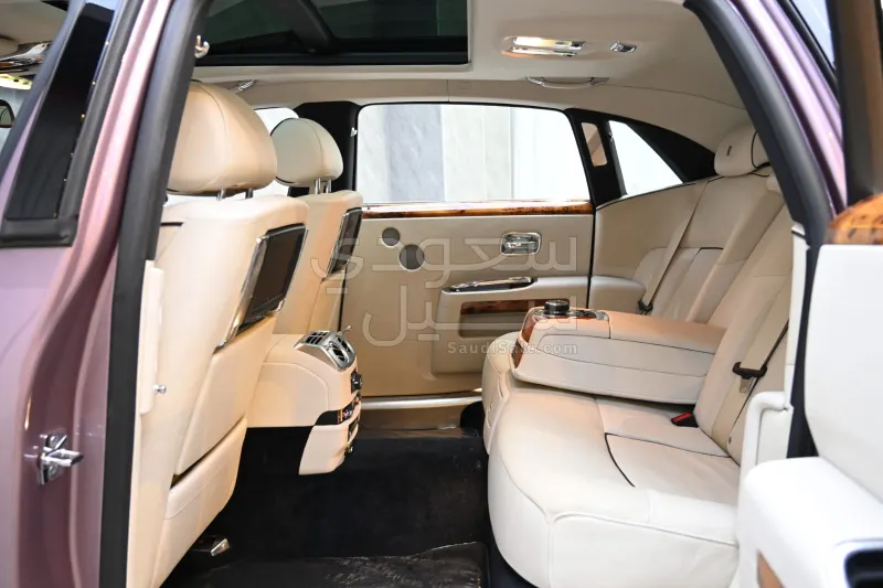 2014 رولز رويس قوست بلاك بادج