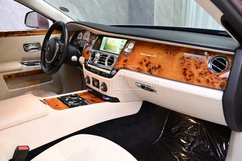 2014 رولز رويس قوست بلاك بادج