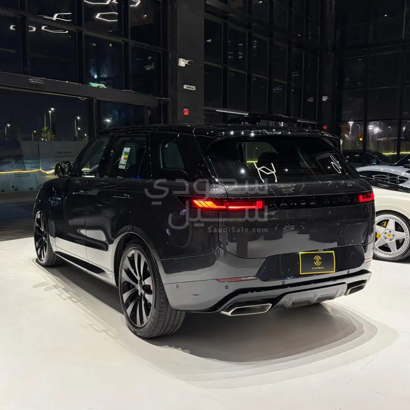 2026 لاند روفر رينج روفر سبورت اس اي