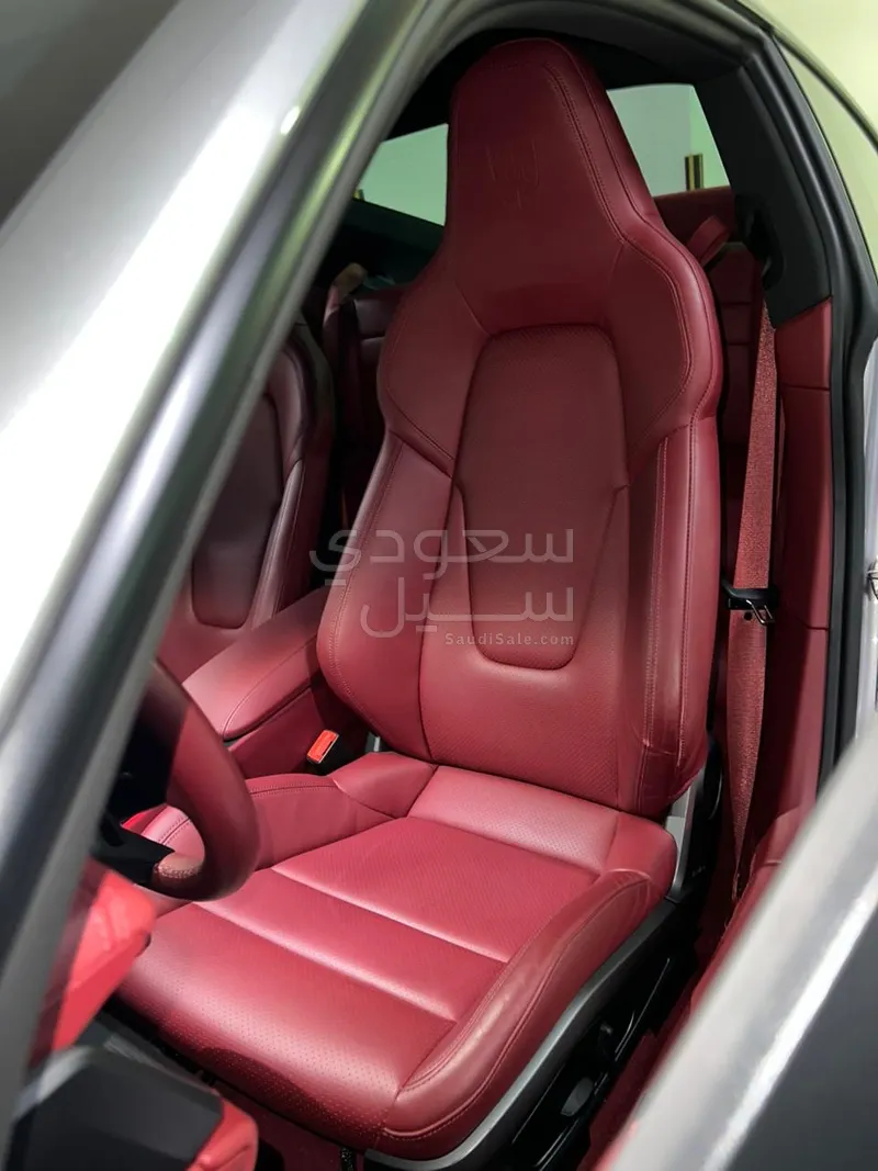 2025 بورش 911 كاريرا