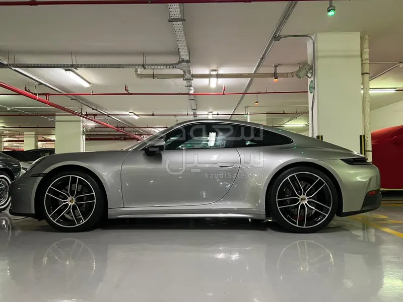 2025 بورش 911 كاريرا