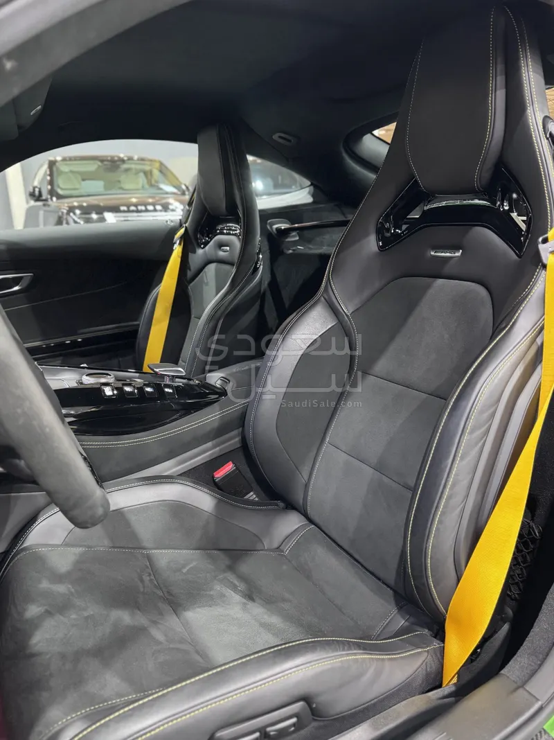 2020 مرسيدس - بنز جي تي أر أي إم جي