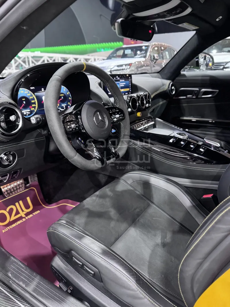 2020 مرسيدس - بنز جي تي أر أي إم جي