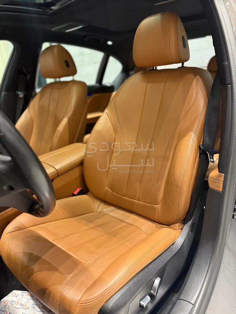 2021 بي ام دبليو الفئة السابعة 730 إل أي