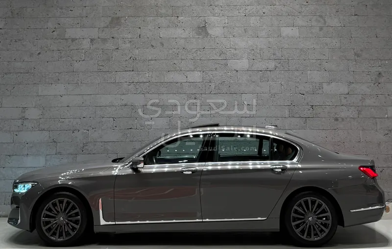 2021 بي ام دبليو الفئة السابعة 730 إل أي