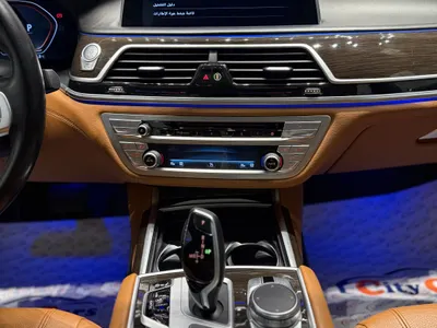 2021 بي ام دبليو الفئة السابعة 730 إل أي