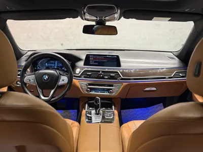 2021 بي ام دبليو الفئة السابعة 730 إل أي