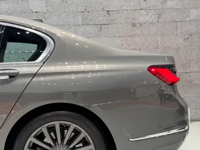 2021 بي ام دبليو الفئة السابعة 730 إل أي