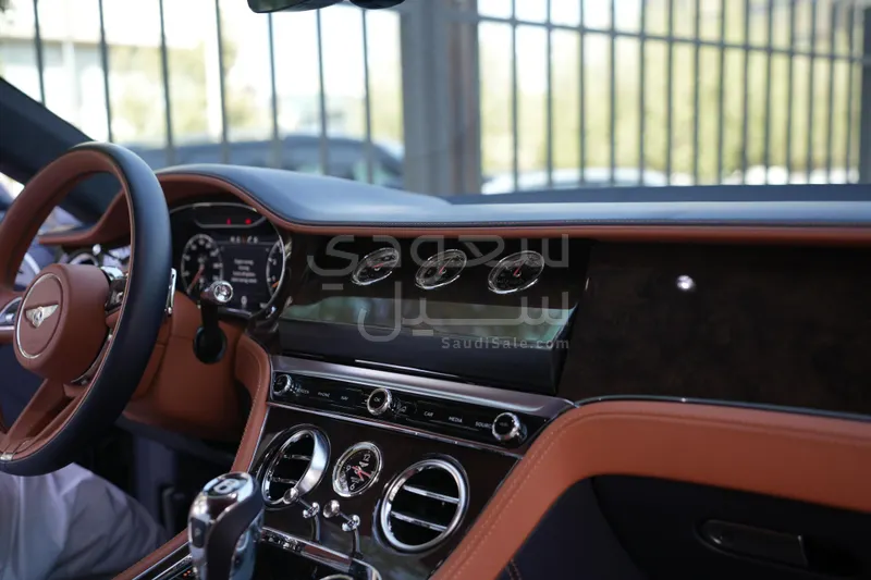 2022 بنتلي كونتيننتل جي تي