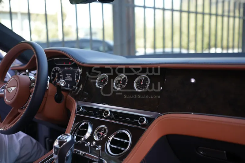 2022 بنتلي كونتيننتل جي تي