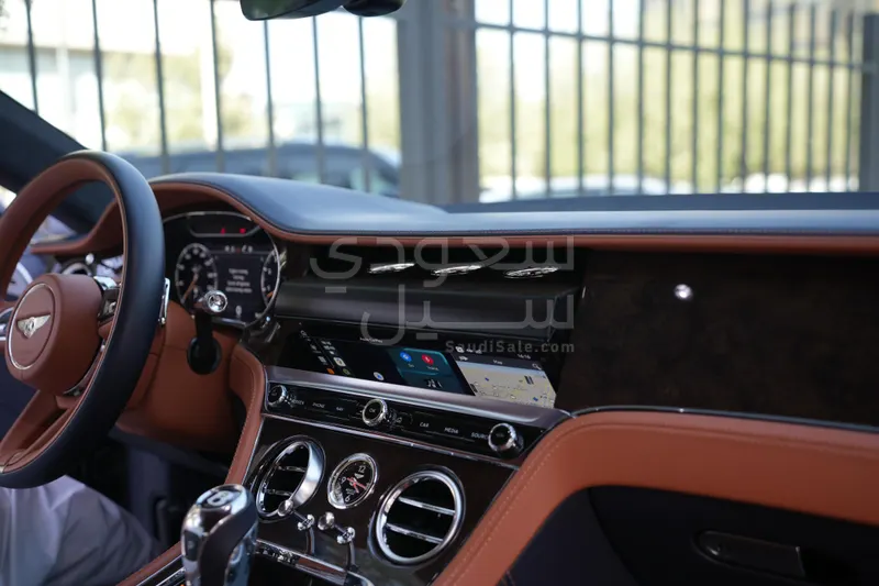 2022 بنتلي كونتيننتل جي تي