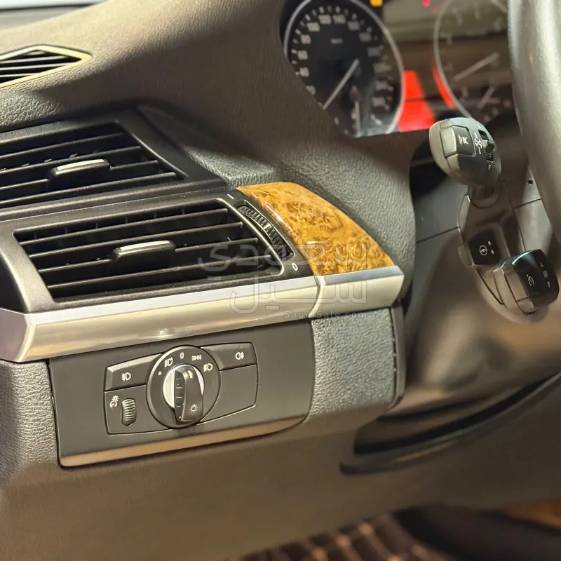 2012 بي ام دبليو الفئة اكس 5