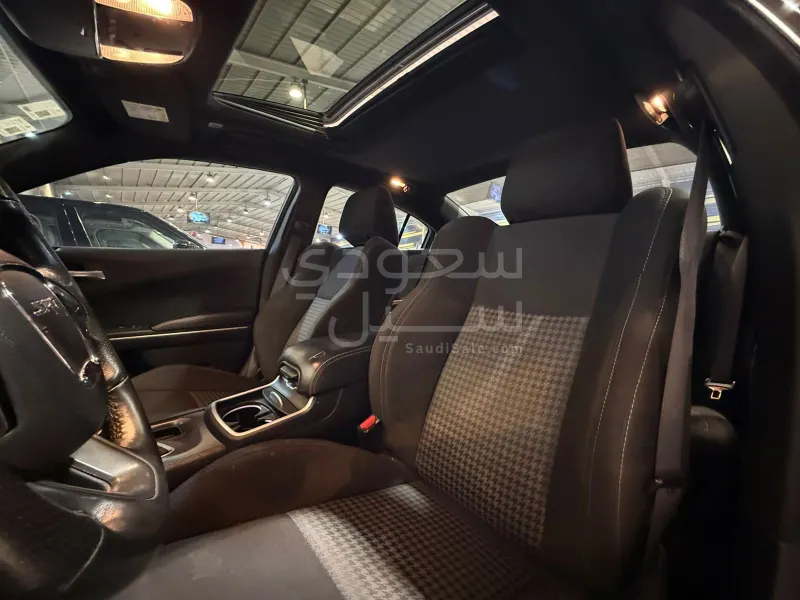 2020 دودج تشارجر جي تي