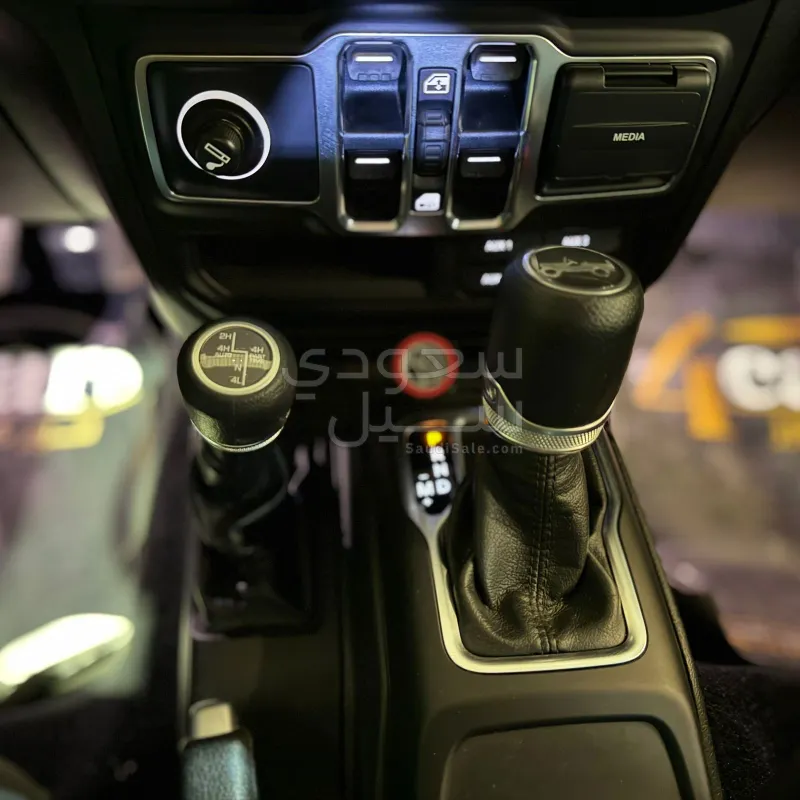 2020 جييب رانجلر سبورت