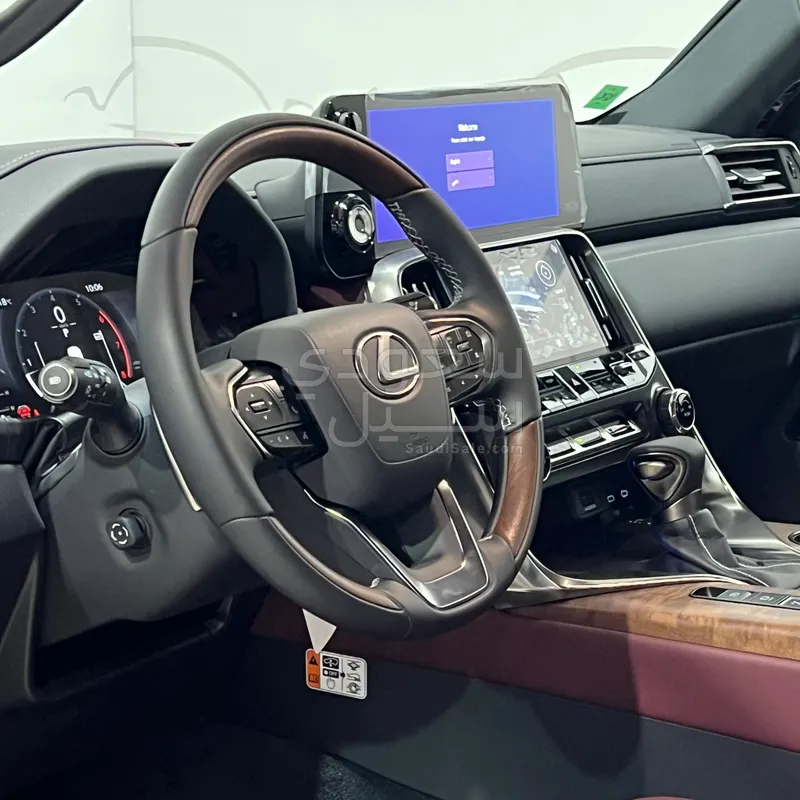 2026 لكزس إل إكس 600