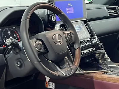 2026 لكزس إل إكس 600